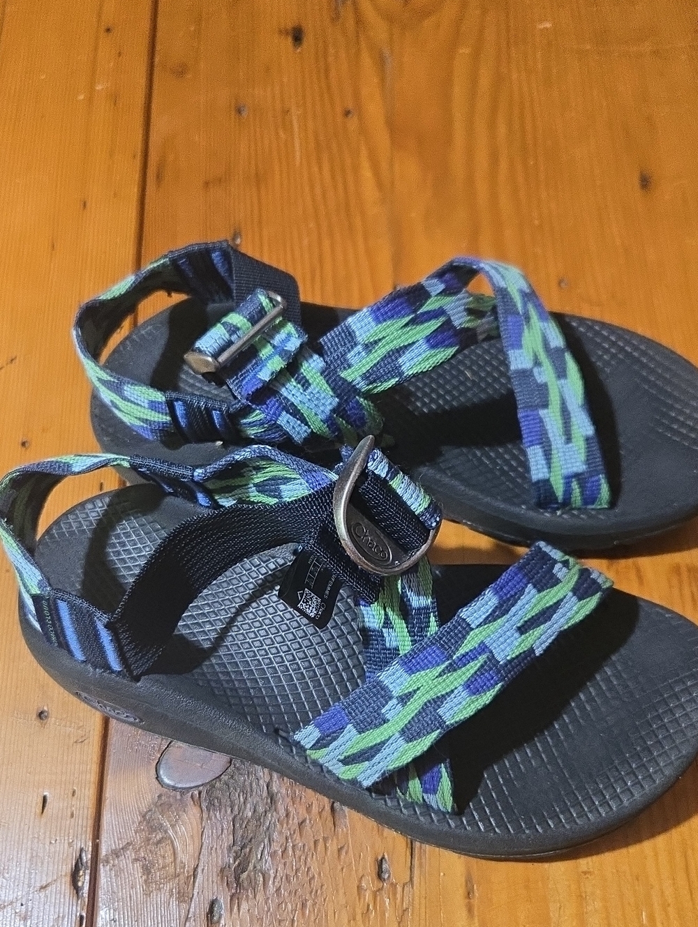 Chaco Navy, Blue & Green Patterned Webbing Sandals Sz 7